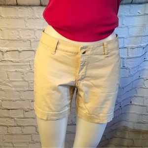 Ladies khaki short mid rise size 4